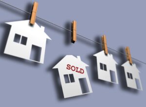 homes hanging on a wire to show chain of custody for title companies